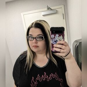 Meet your Posher, Julie